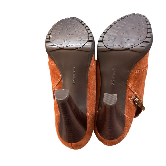 Anne Klein Tutorial Suede Ankle 4” Heel Bootie Sz 7M Side Zip Tassel Ties Cognac - Picture 6 of 7